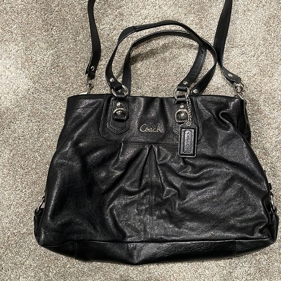 Coach hand bag. Older style but in like new condition